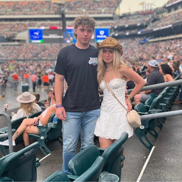 Help us pay for college❤️! Meet your Posher, Kristal - Picture 1 of 1